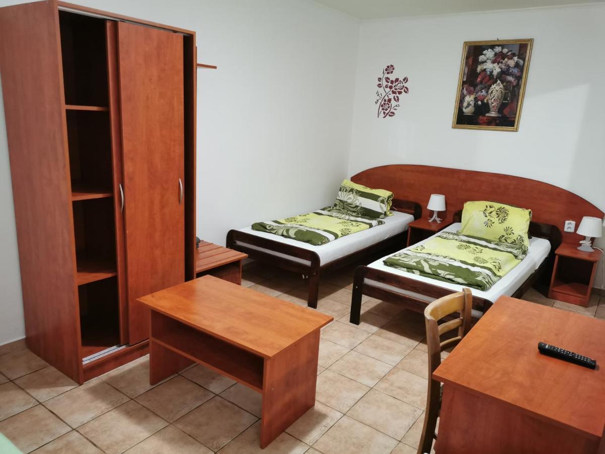 Penzion Rudolf Prievidza Bagian luar foto